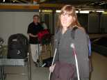 Caroline wait for the bags at CDG